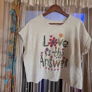 Natural LIFE Love Graphic Cropped T-Shirt